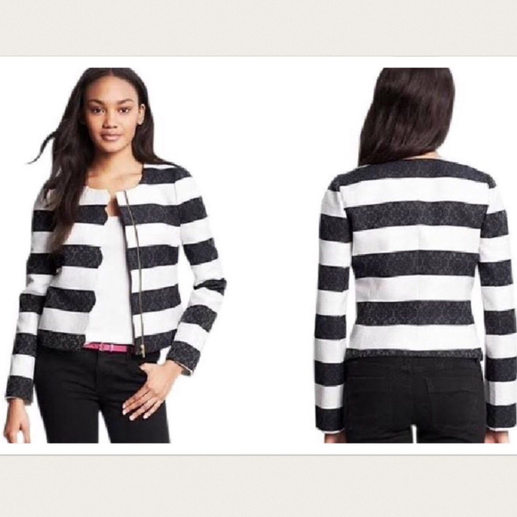 Banana Republic Jackets & Blazers - Banana Republic Scalloped Parisian Jacket 14